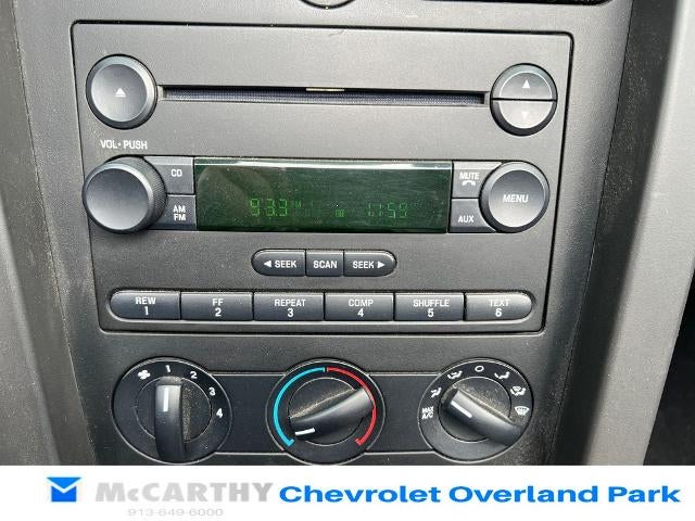 2005 Ford Mustang GT Deluxe