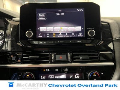 2025 Nissan Pathfinder SV