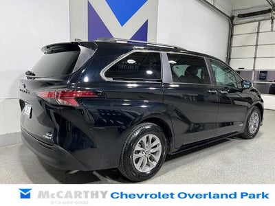 2021 Toyota Sienna XLE