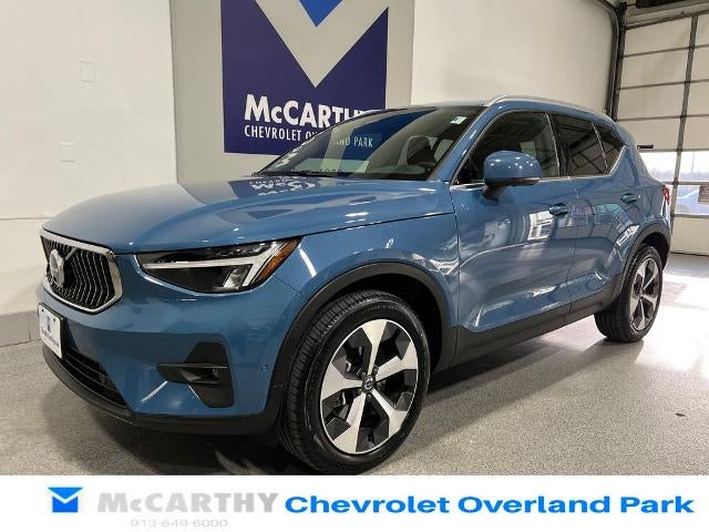 2025 Volvo XC40 Plus Bright Theme