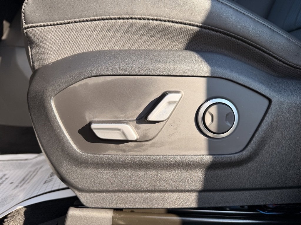 2025 Hyundai SANTA FE HYBRID SEL