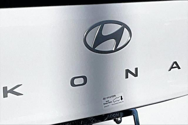 2026 Hyundai KONA SE FWD