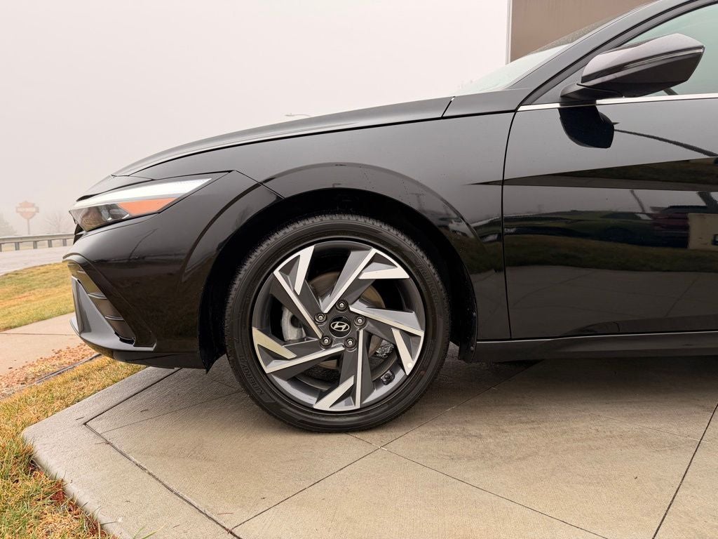 2025 Hyundai ELANTRA HYBRID Limited
