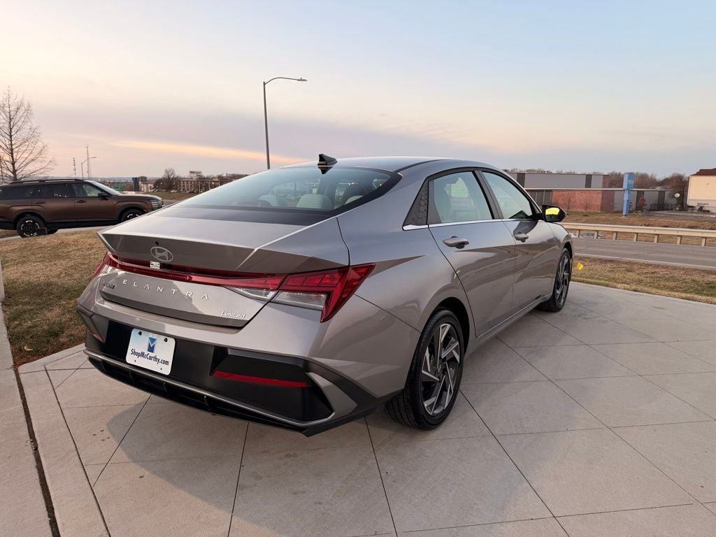 2025 Hyundai ELANTRA Limited