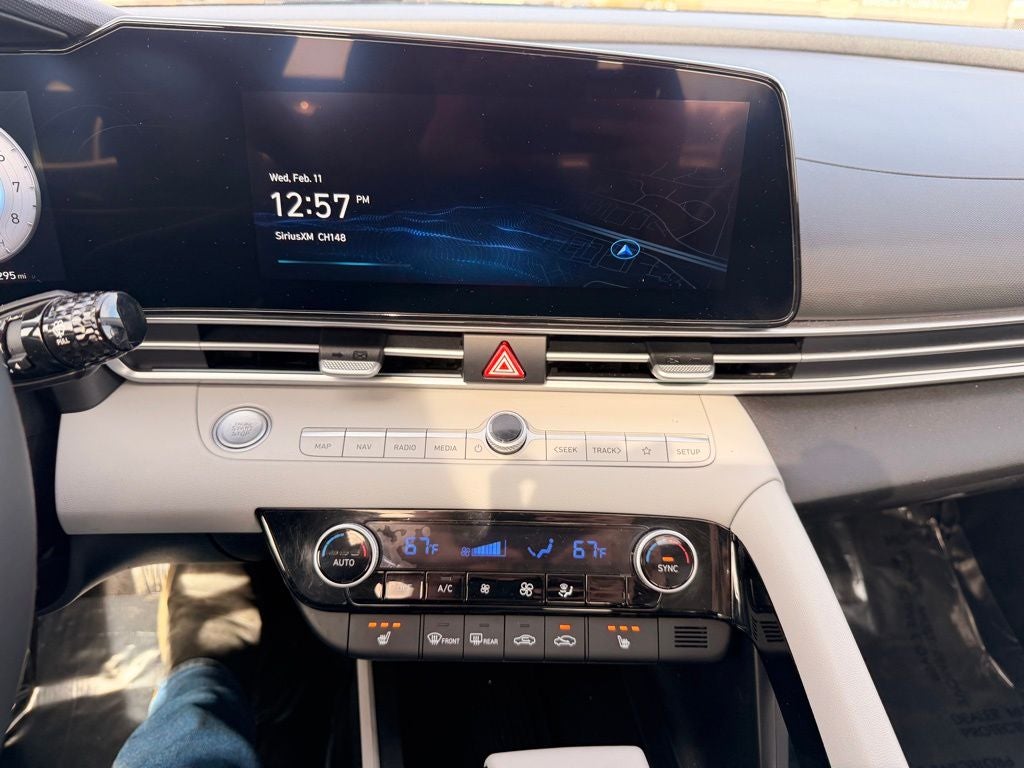 2025 Hyundai ELANTRA Limited