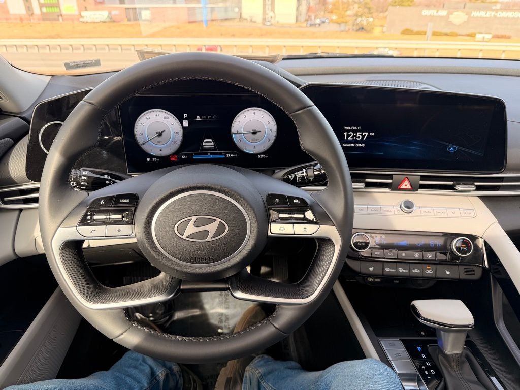 2025 Hyundai ELANTRA Limited