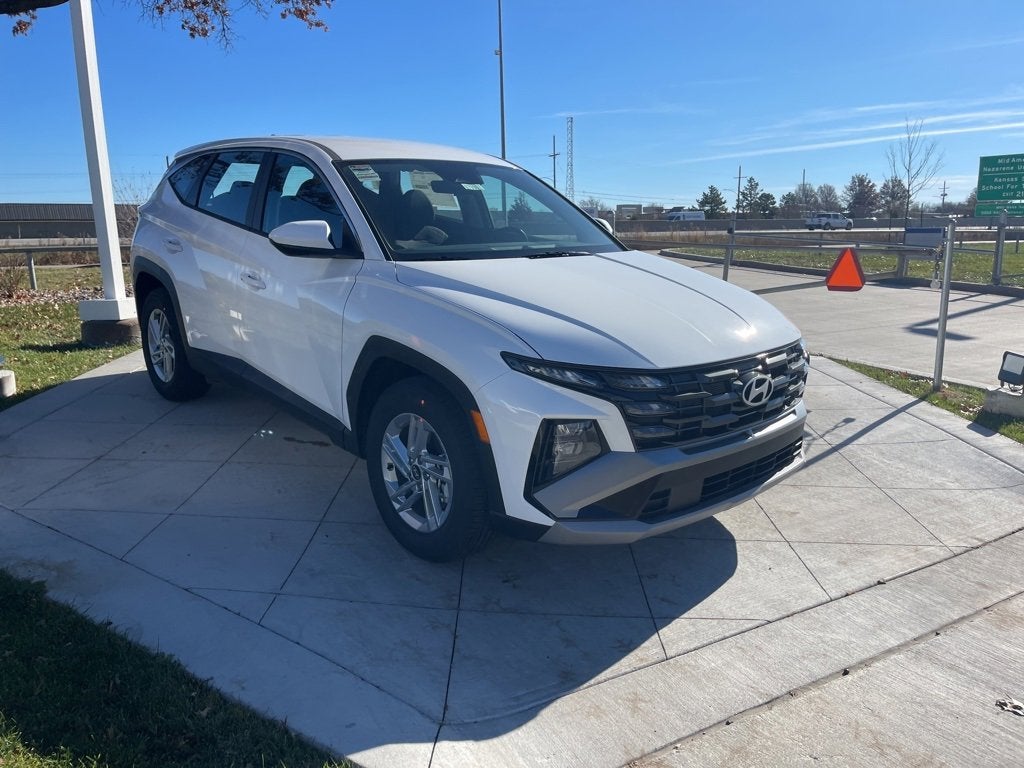 2026 Hyundai TUCSON SE