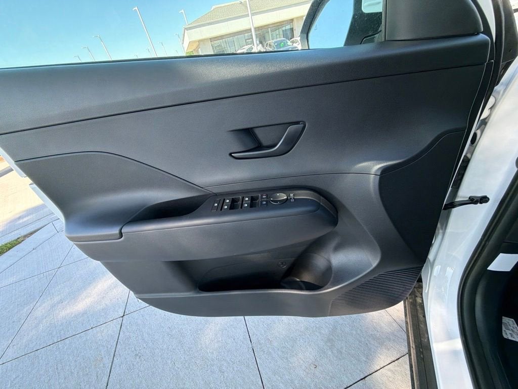 2026 Hyundai KONA SE