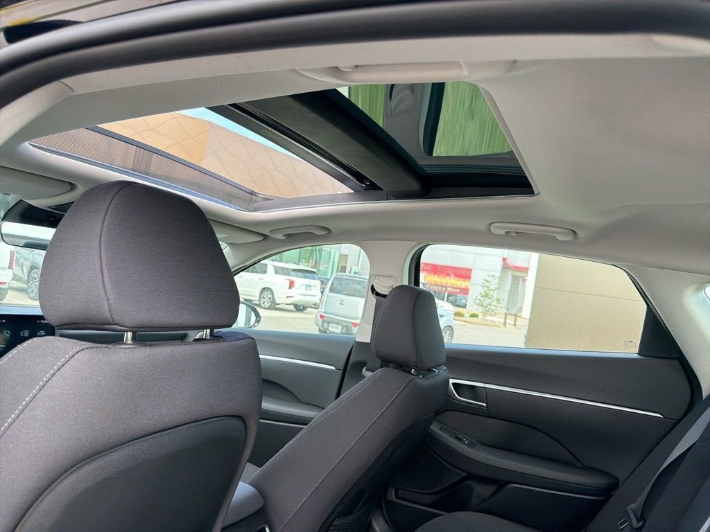 2026 Hyundai SONATA HYBRID SEL