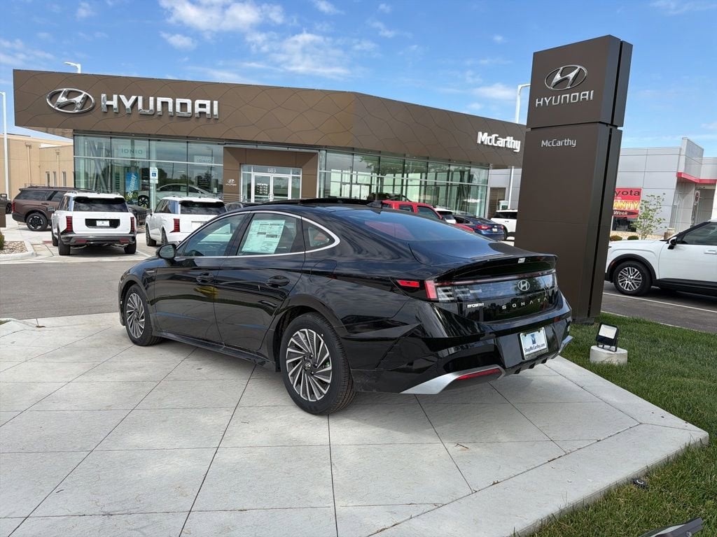 2026 Hyundai SONATA HYBRID SEL