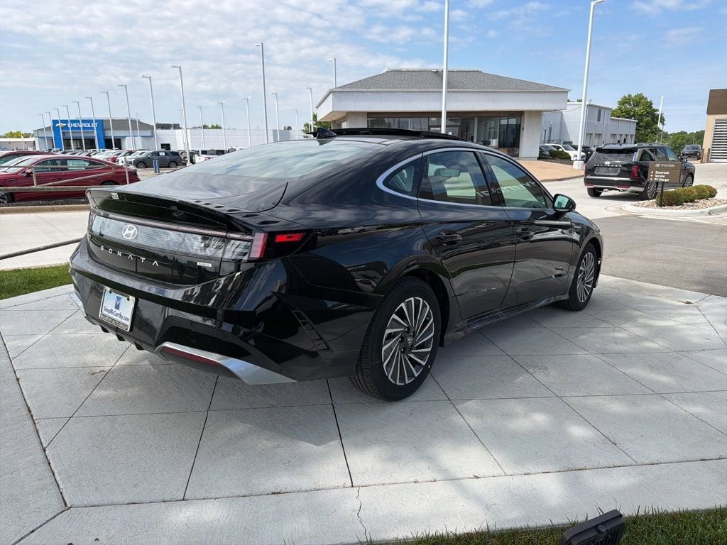 2026 Hyundai SONATA HYBRID SEL