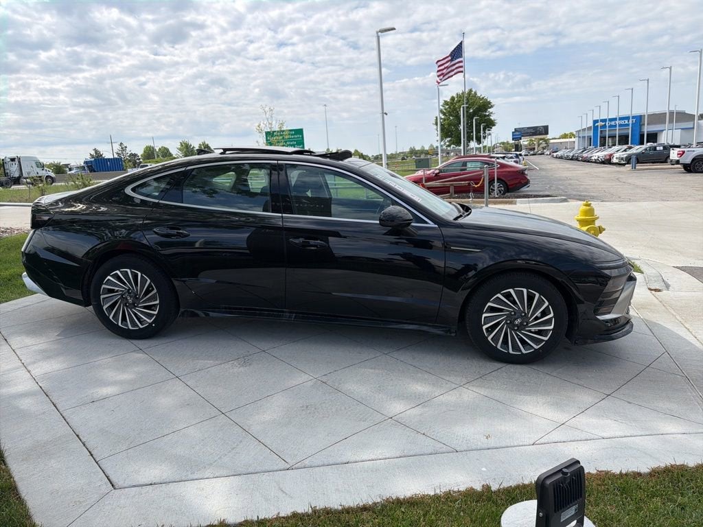 2026 Hyundai SONATA HYBRID SEL