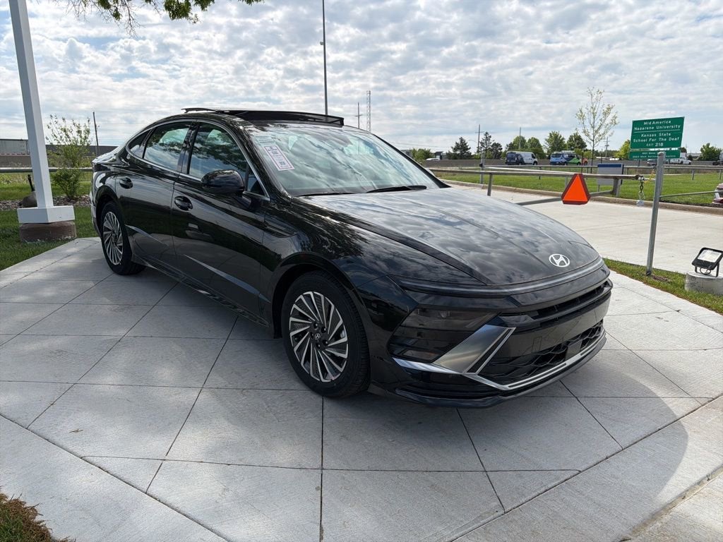 2026 Hyundai SONATA HYBRID SEL