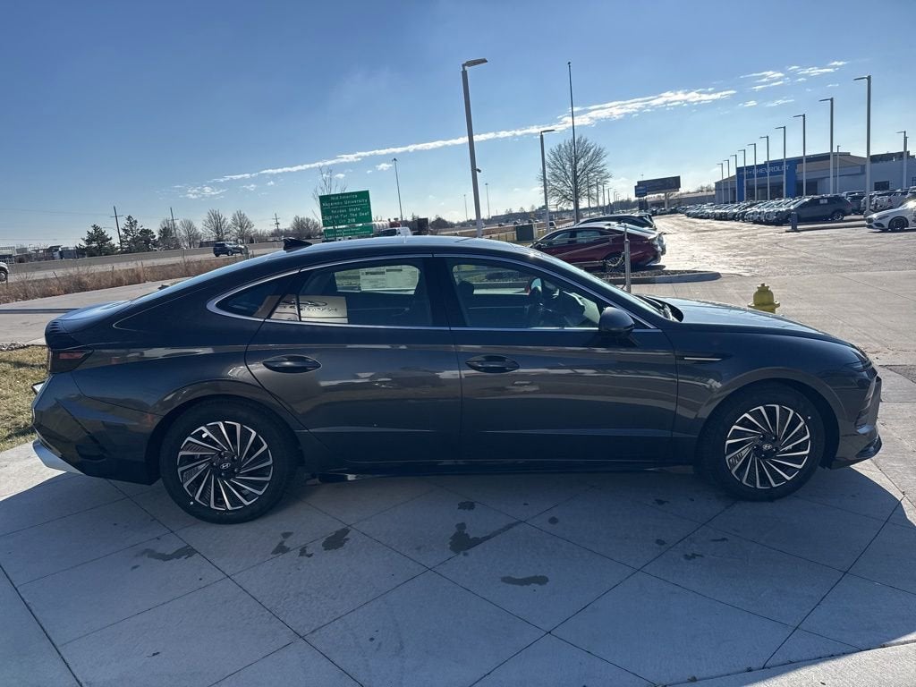 2026 Hyundai SONATA HYBRID SEL