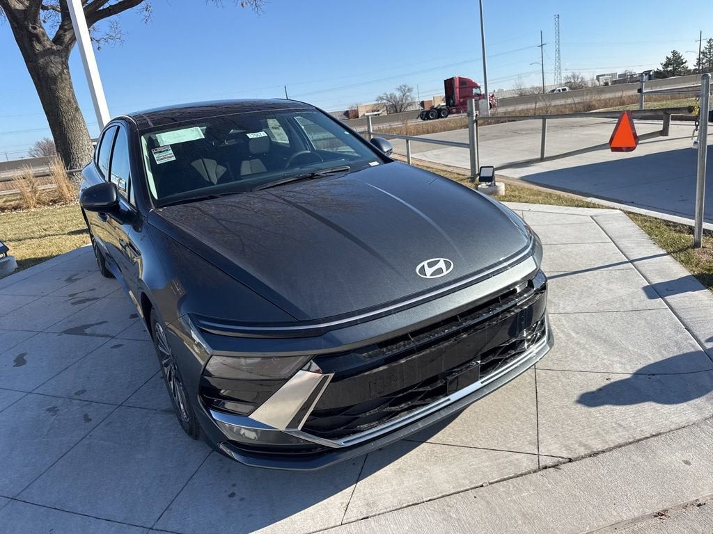 2026 Hyundai SONATA HYBRID SEL