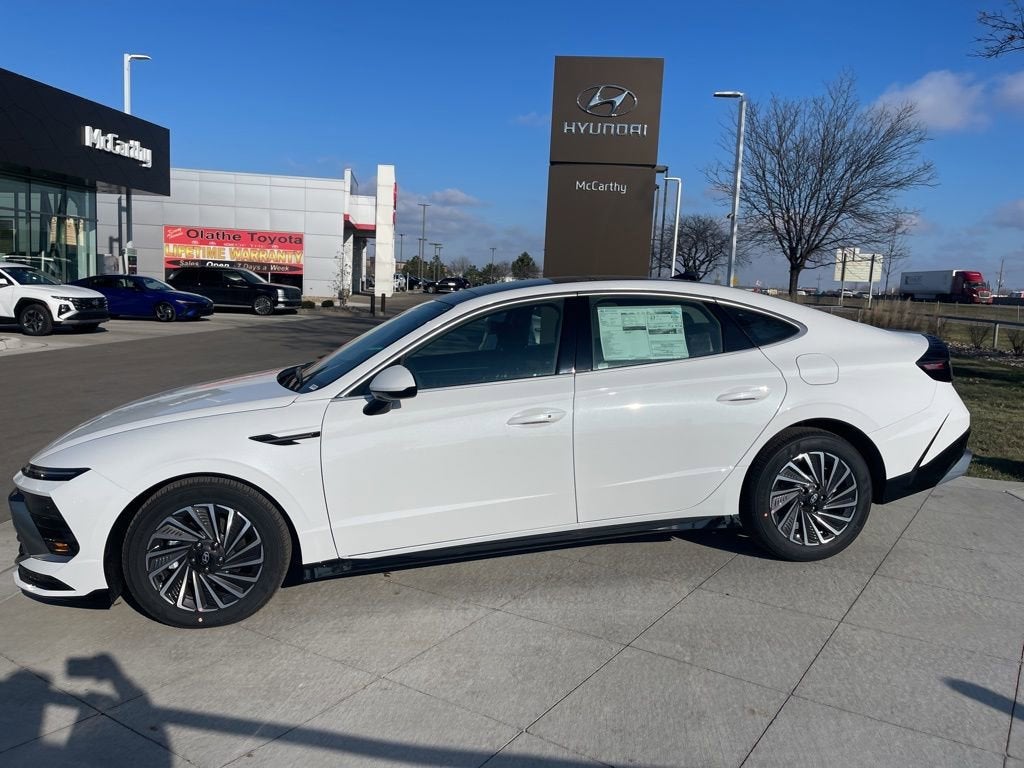 2026 Hyundai SONATA HYBRID SEL