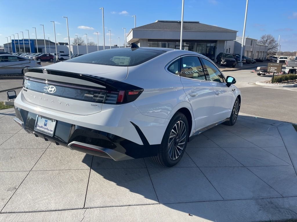 2026 Hyundai SONATA HYBRID SEL
