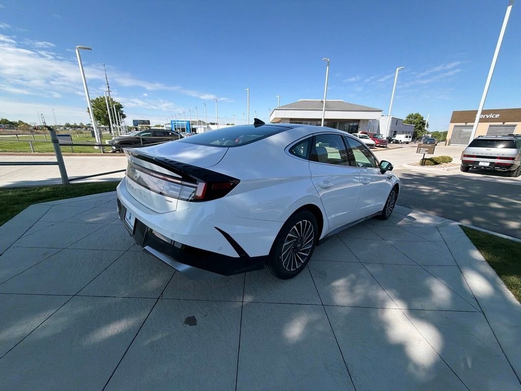 2026 Hyundai SONATA HYBRID Limited
