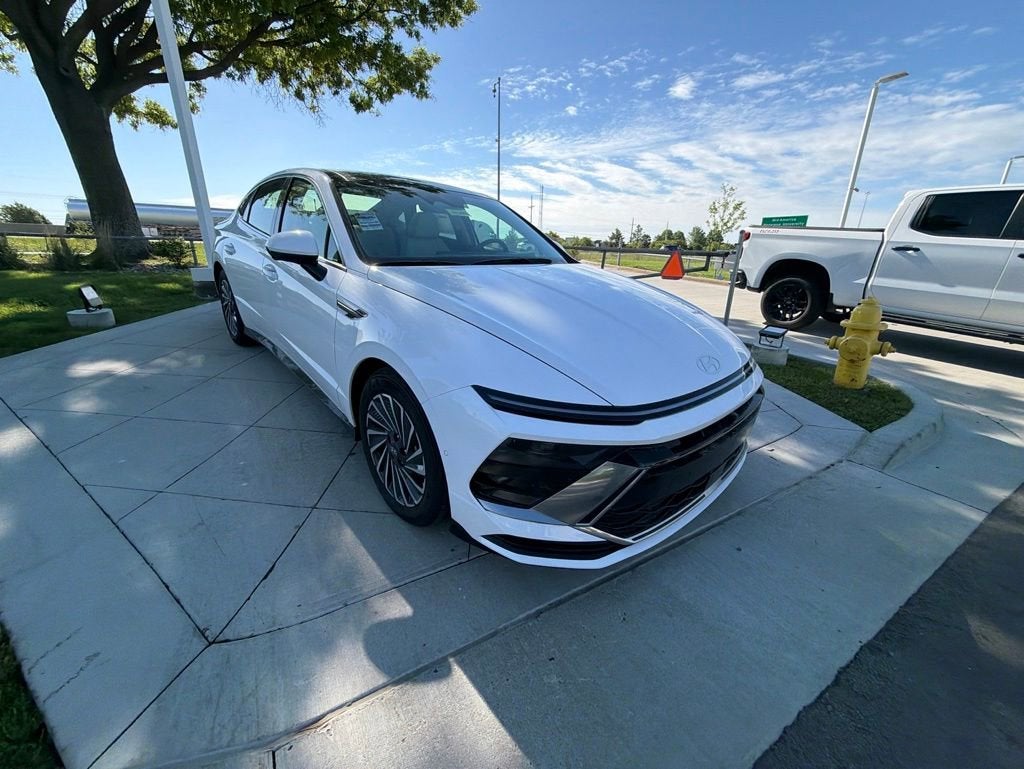 2026 Hyundai SONATA HYBRID Limited