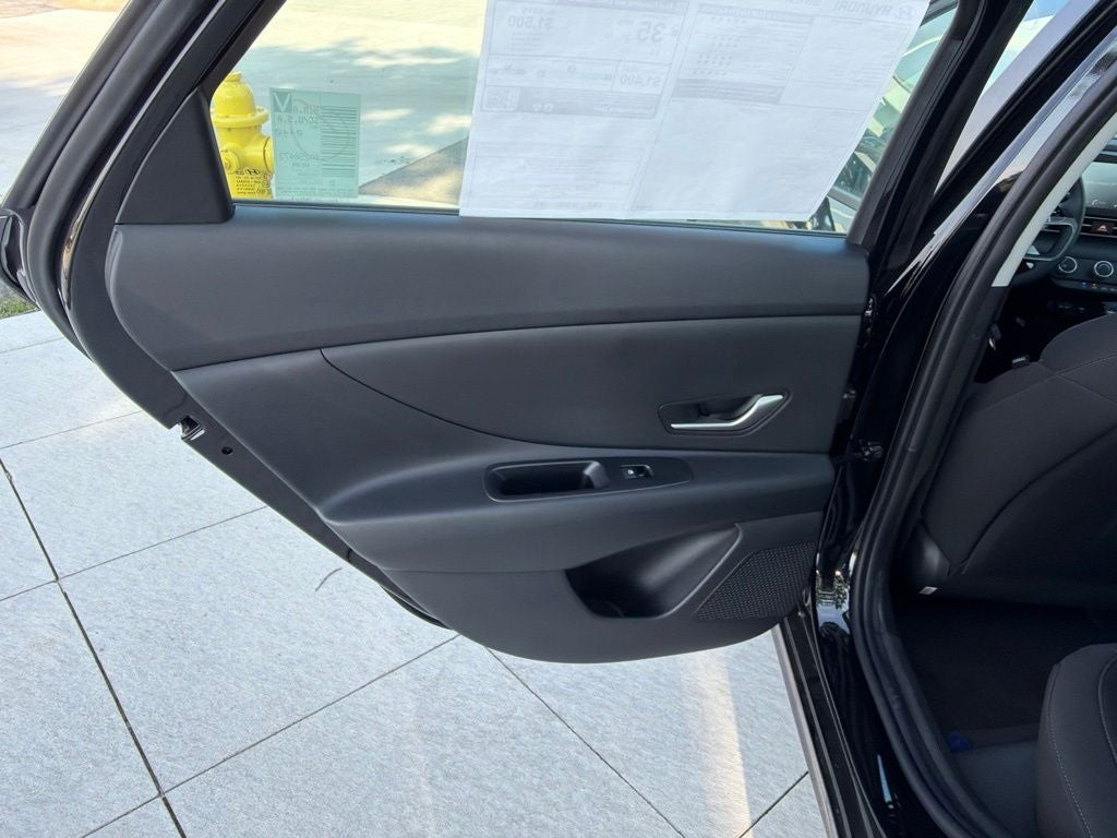 2026 Hyundai ELANTRA SE