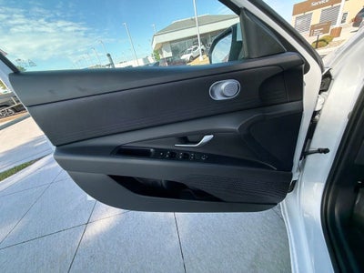 2026 Hyundai ELANTRA SE