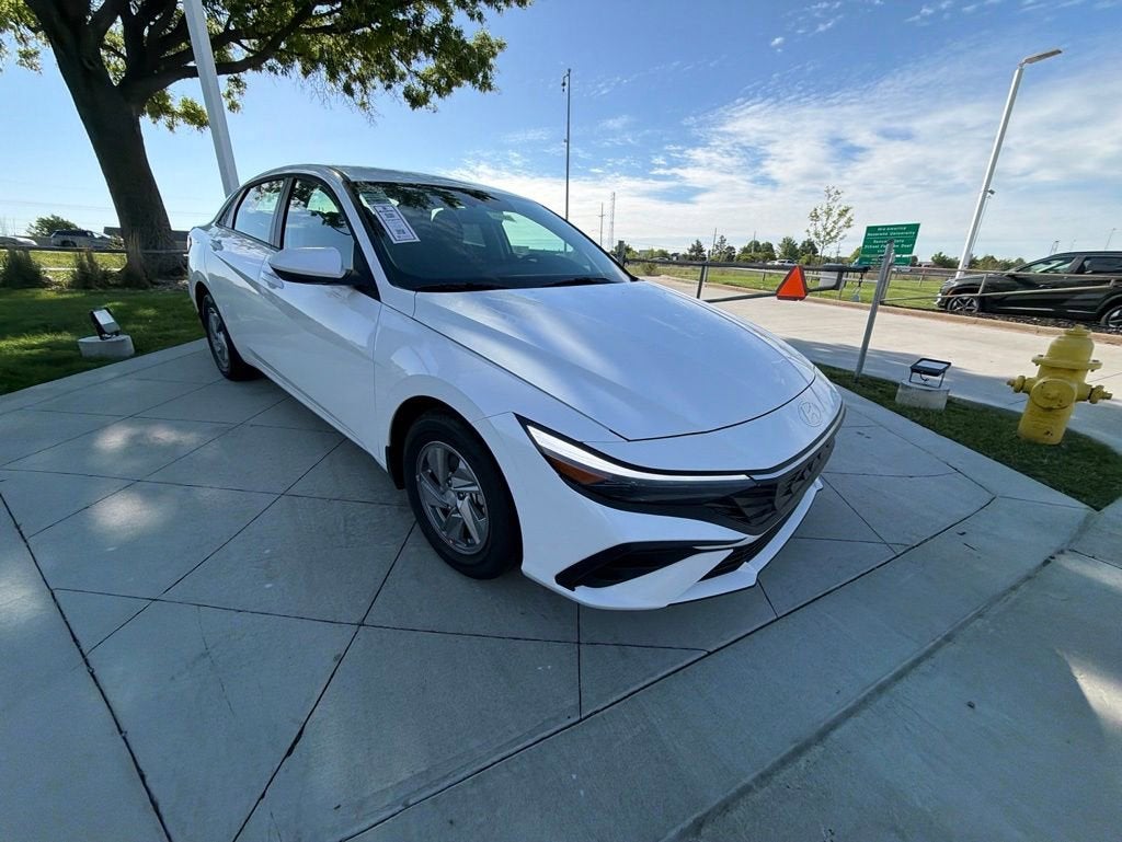 2026 Hyundai ELANTRA SE