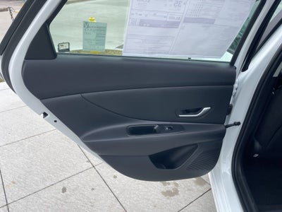 2026 Hyundai ELANTRA SE