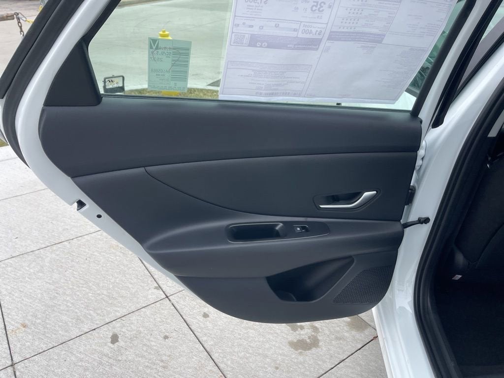 2026 Hyundai ELANTRA SE