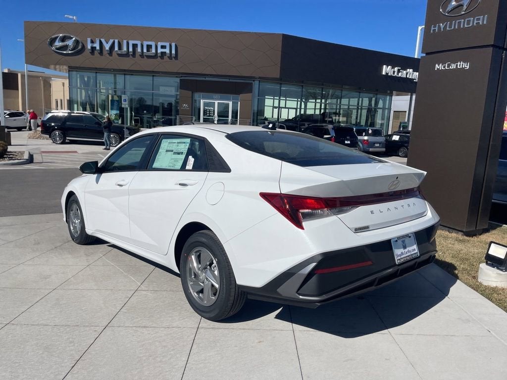 2026 Hyundai ELANTRA SE