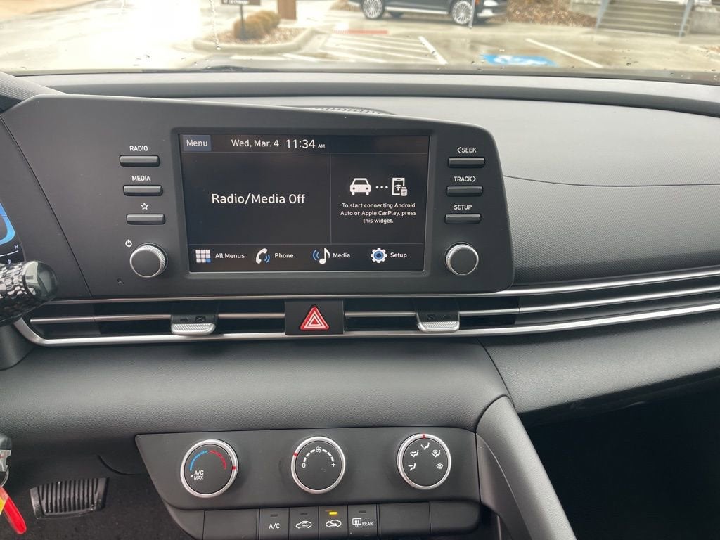 2026 Hyundai ELANTRA SE