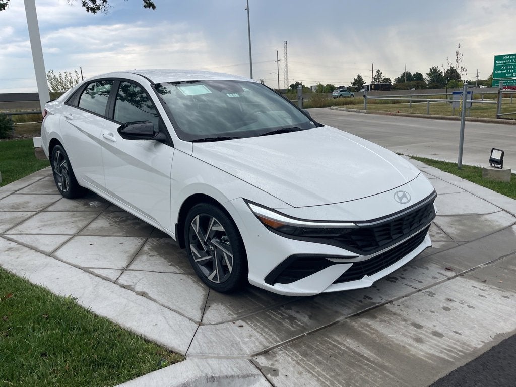 2025 Hyundai ELANTRA HYBRID SEL Sport