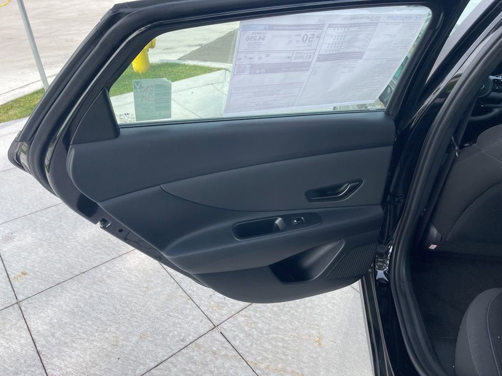 2025 Hyundai ELANTRA HYBRID SEL Sport