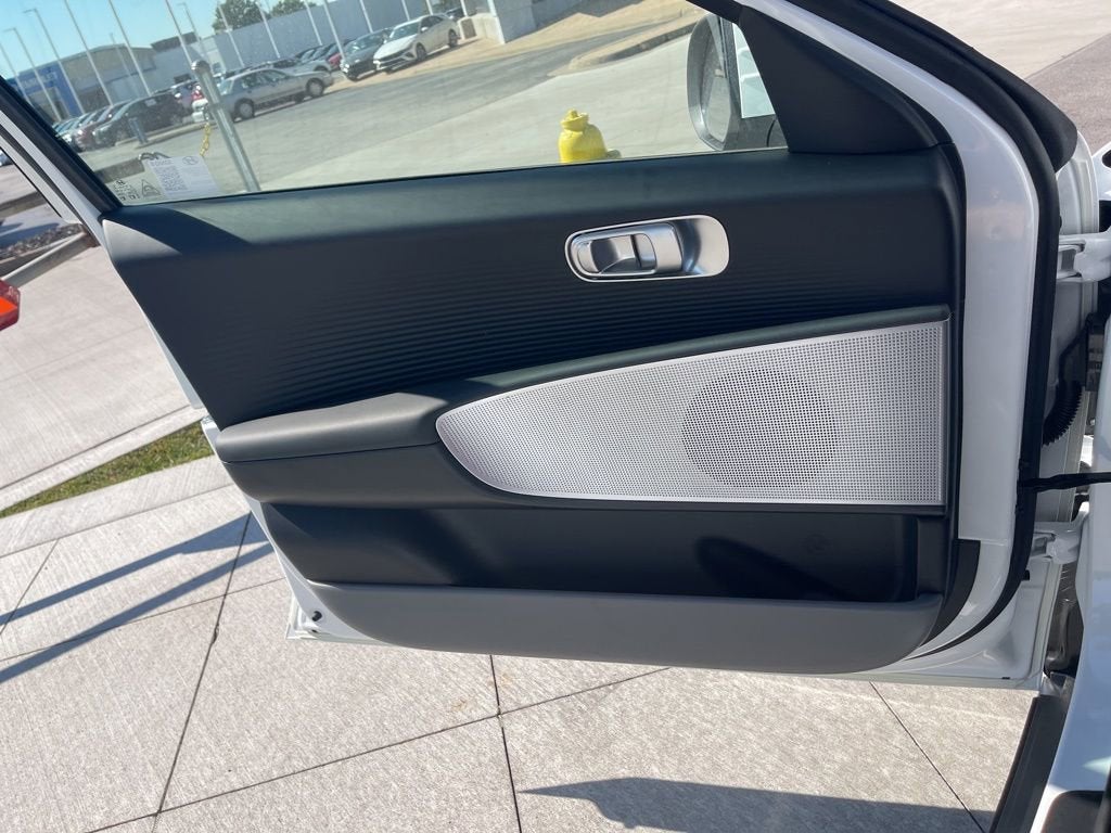 2025 Hyundai IONIQ 6 SE