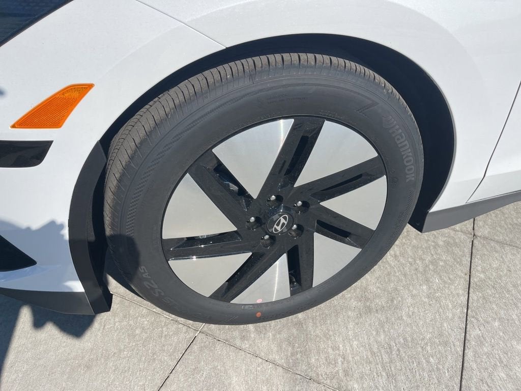 2025 Hyundai IONIQ 6 SE