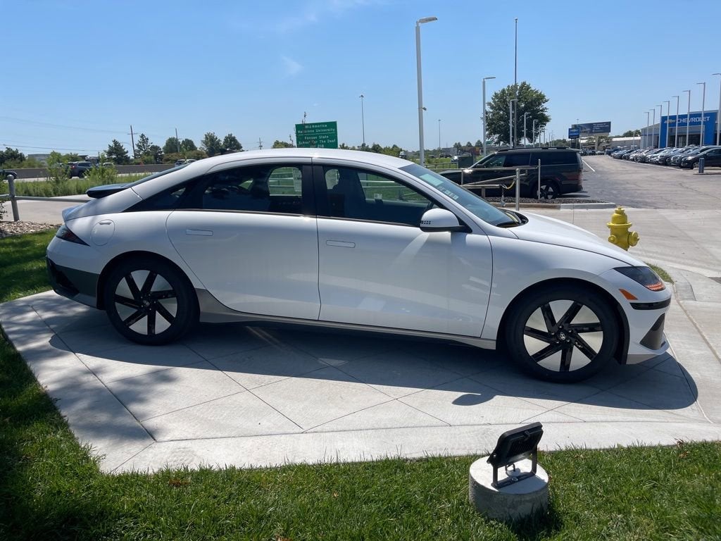 2025 Hyundai IONIQ 6 SE