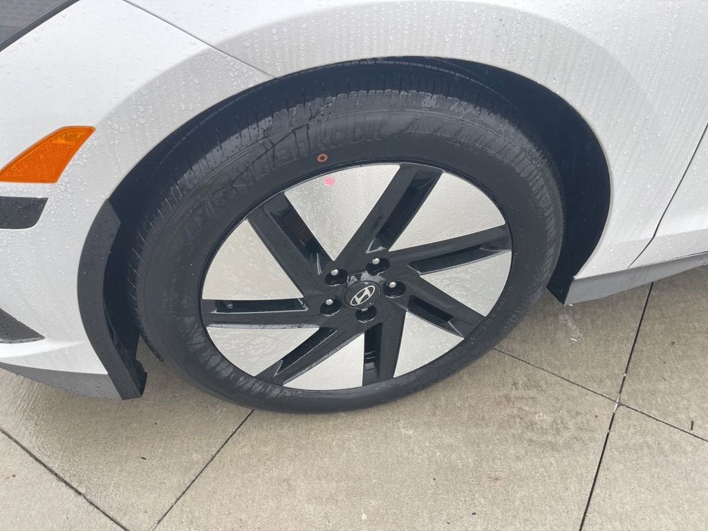 2025 Hyundai IONIQ 6 SE