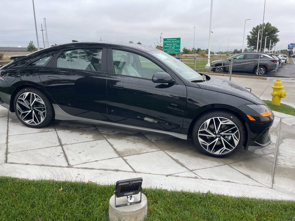 2025 Hyundai IONIQ 6 SEL