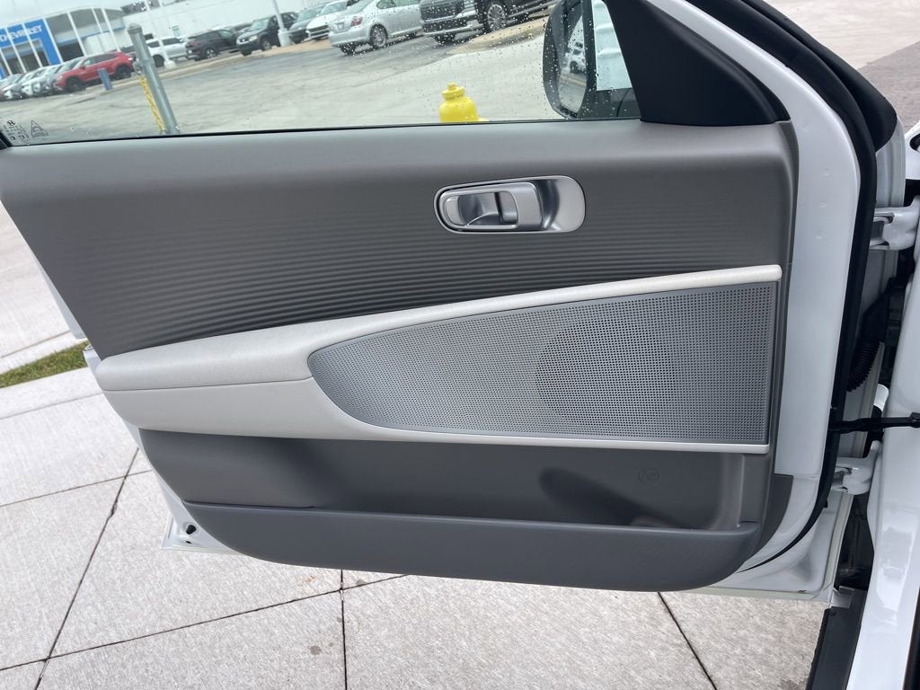 2025 Hyundai IONIQ 6 SEL