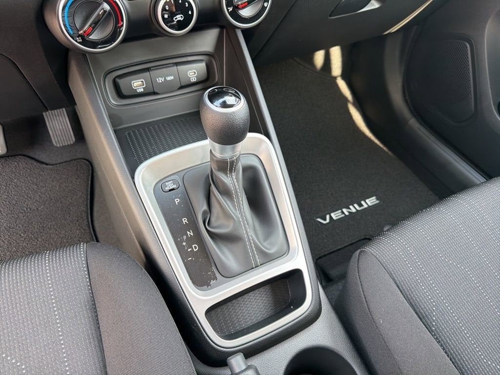 2026 Hyundai VENUE SE