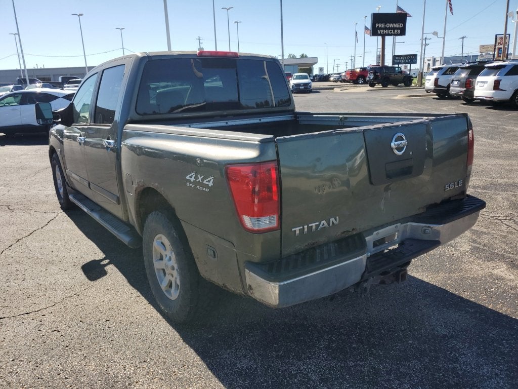 2004 Nissan Titan LE