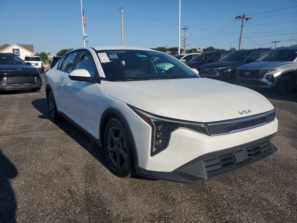 2025 Kia K4 LXS