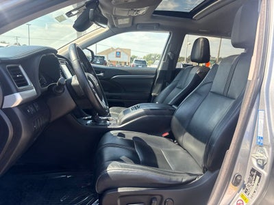 2017 Toyota Highlander SE
