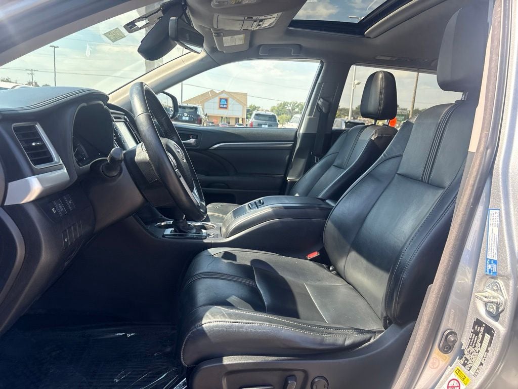 2017 Toyota Highlander SE
