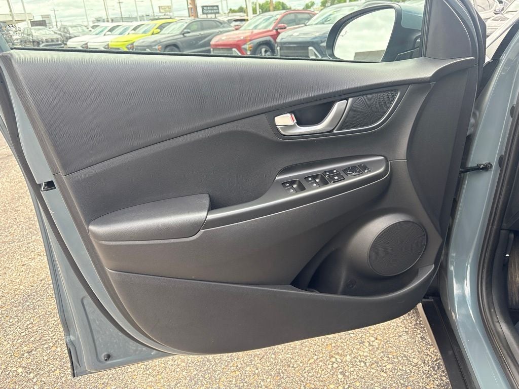 2022 Hyundai KONA SEL