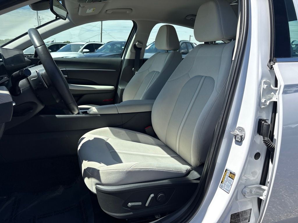 2025 Hyundai SONATA HYBRID SEL