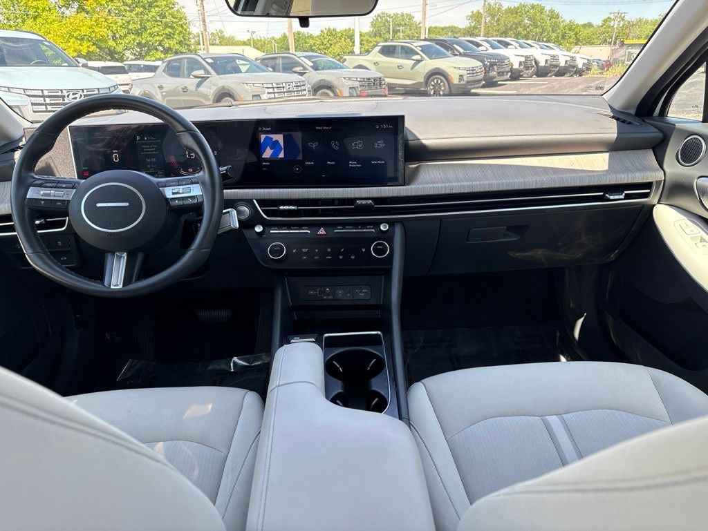 2025 Hyundai SONATA HYBRID SEL