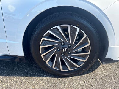 2025 Hyundai SONATA HYBRID SEL