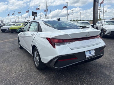 2026 Hyundai ELANTRA SE