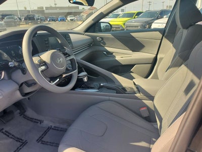 2026 Hyundai ELANTRA SE
