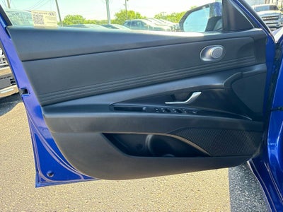 2025 Hyundai ELANTRA SEL Convenience
